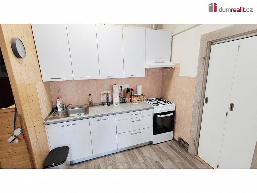 Pronájem bytu 2+kk 52 m^2 Mrštíkova, Praha 10 
