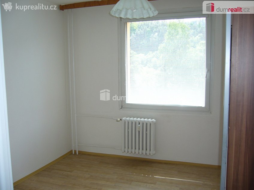 Pronájem bytu 3+1 67 m^2 Na Pěšině, Děčín 