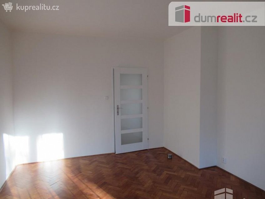 Pronájem bytu 3+kk 70 m^2 Na Petřinách, Praha 6 