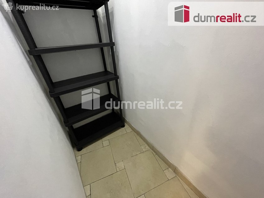 Pronájem bytu 1+kk 25 m^2 Radlická, Praha 5 
