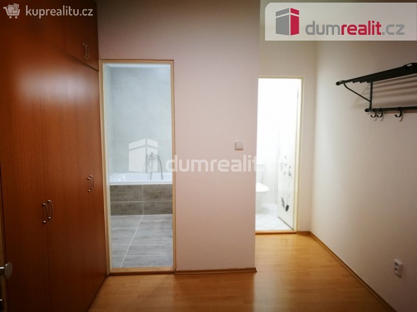 Pronájem bytu 2+kk 45 m^2 Pekařská, Opava 