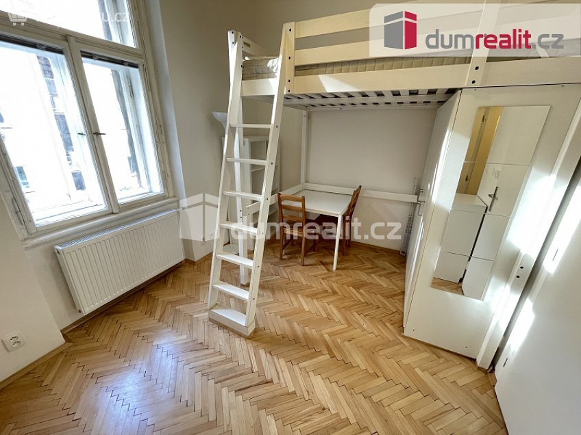 Pronájem bytu 1+kk 22 m^2 Svornosti, Praha 5 