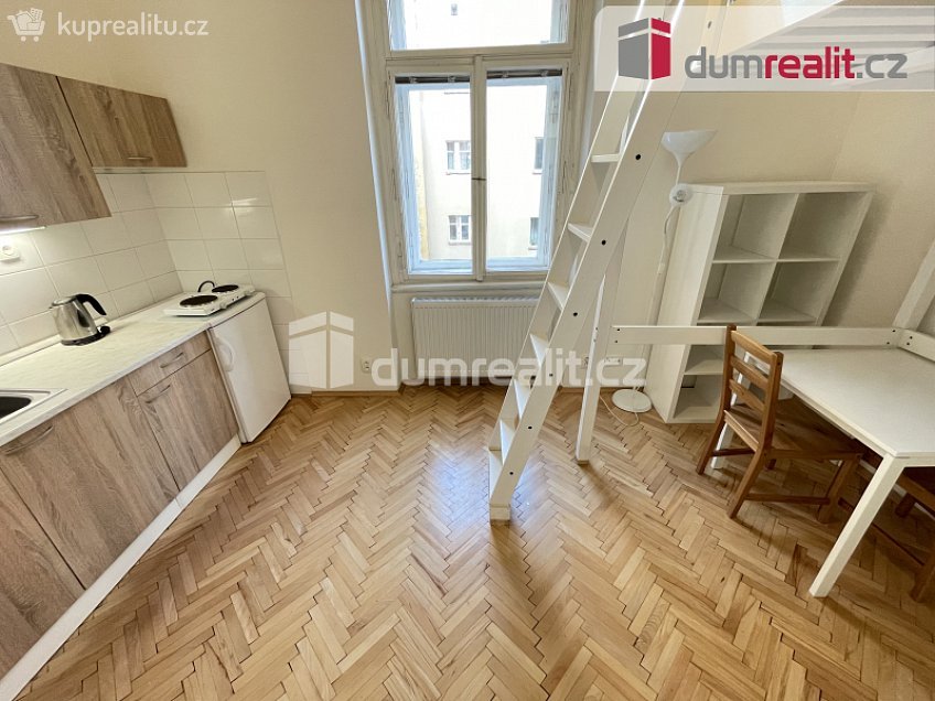 Pronájem bytu 1+kk 22 m^2 Svornosti, Praha 5 