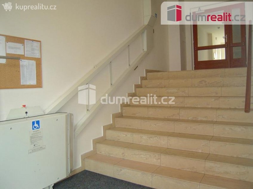 Pronájem bytu 2+kk 50 m^2 Velenovského, Praha 10 