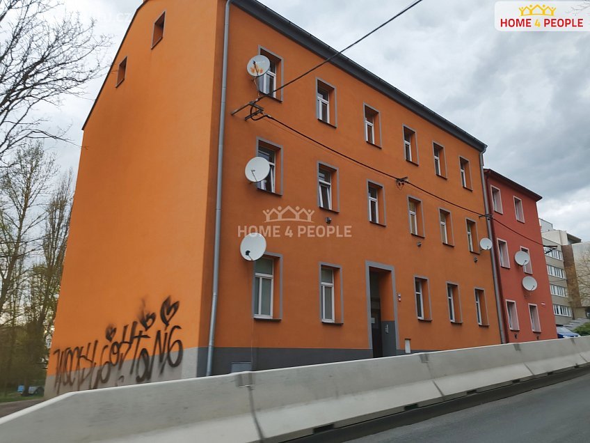 Prodej bytu 2+1 85 m^2 Americká, Cheb 