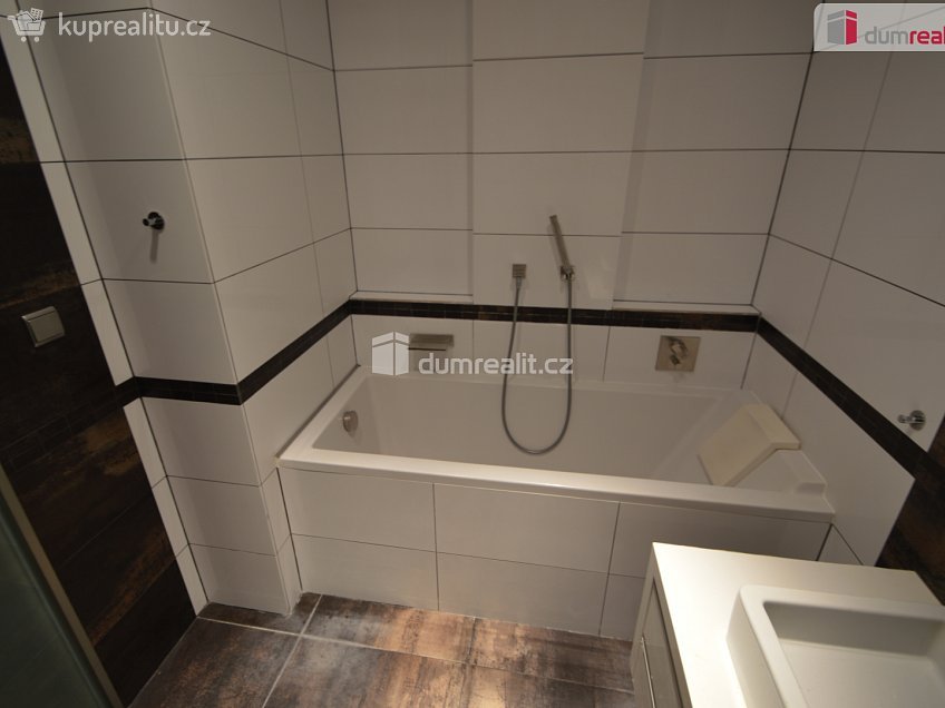 Pronájem bytu 2+kk 53 m^2 Terezínská, Praha 18 