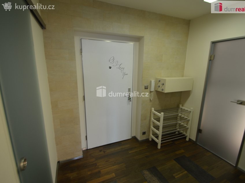 Pronájem bytu 2+kk 53 m^2 Terezínská, Praha 18 