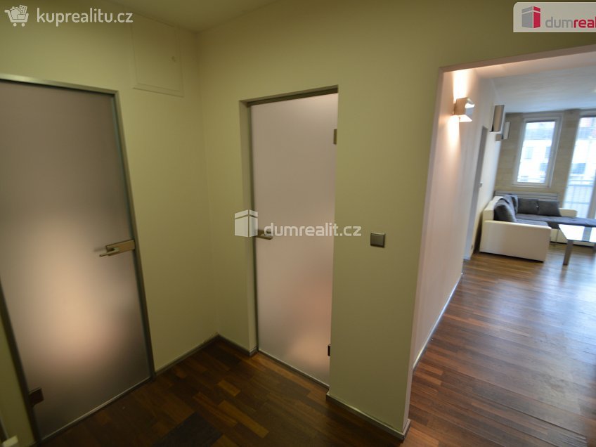 Pronájem bytu 2+kk 53 m^2 Terezínská, Praha 18 