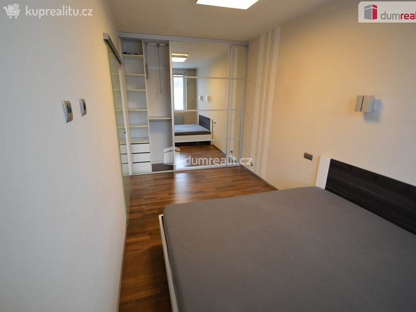 Pronájem bytu 2+kk 53 m^2 Terezínská, Praha 18 