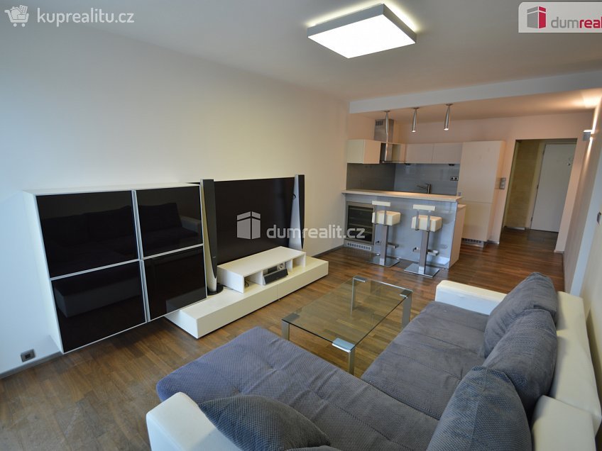 Pronájem bytu 2+kk 53 m^2 Terezínská, Praha 18 