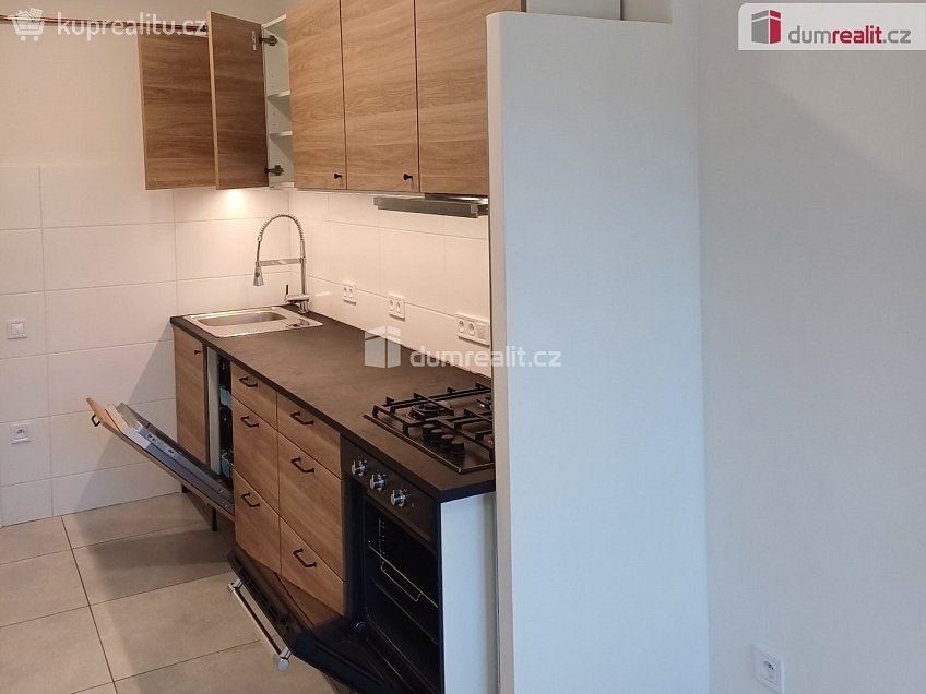 Pronájem bytu 2+1 71 m^2 Plzeňská, Praha 5 