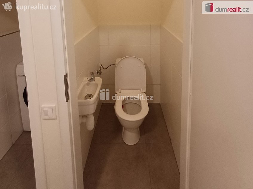 Pronájem bytu 2+1 71 m^2 Plzeňská, Praha 5 