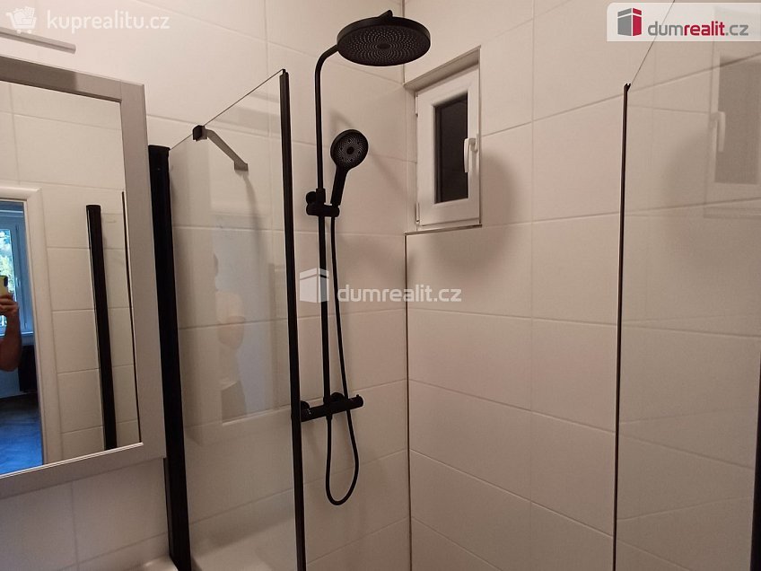 Pronájem bytu 2+1 71 m^2 Plzeňská, Praha 5 