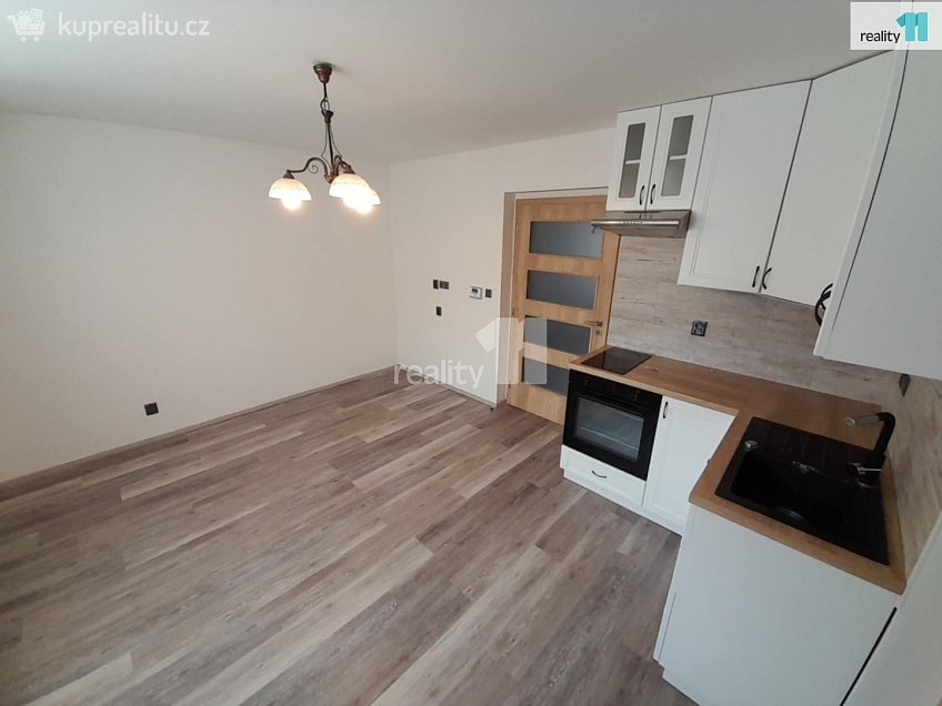 Pronájem bytu 3+kk 63 m^2 Na Kruhovce, Dolní Radechová 