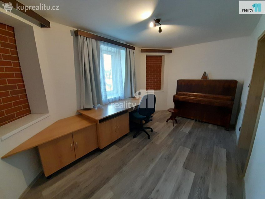 Pronájem bytu 3+kk 63 m^2 Na Kruhovce, Dolní Radechová 