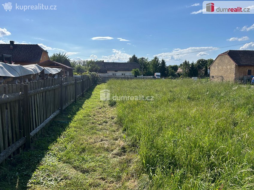 Prodej  stavebního pozemku 1187 m^2 Selmice, Selmice 