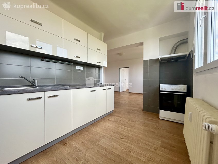 Pronájem bytu 2+1 52 m^2 Bezručova, Benešov 
