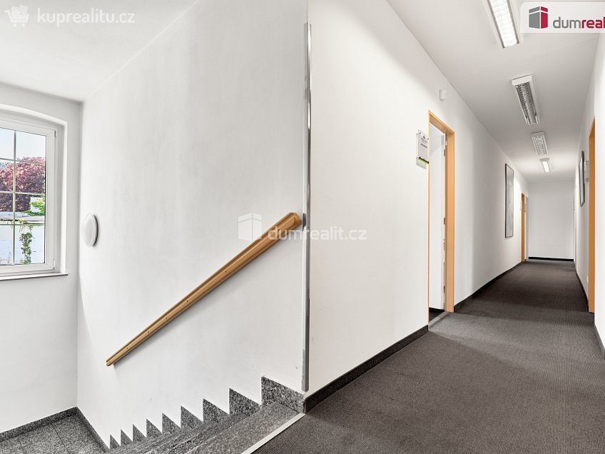Pronájem  kanceláře 206 m^2 Libušina, Karlovy Vary 