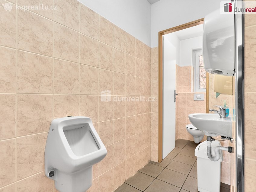 Pronájem  kanceláře 206 m^2 Libušina, Karlovy Vary 