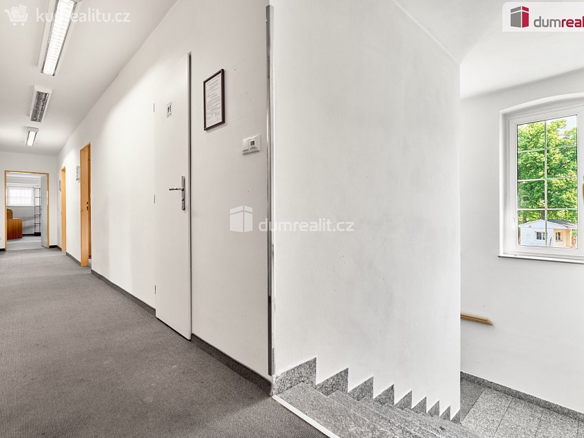 Pronájem  kanceláře 206 m^2 Libušina, Karlovy Vary 