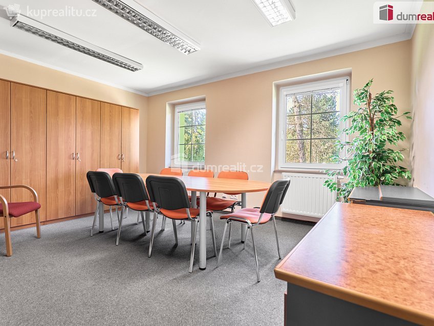 Pronájem  kanceláře 206 m^2 Libušina, Karlovy Vary 