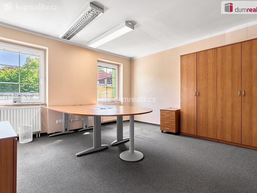 Pronájem  kanceláře 206 m^2 Libušina, Karlovy Vary 