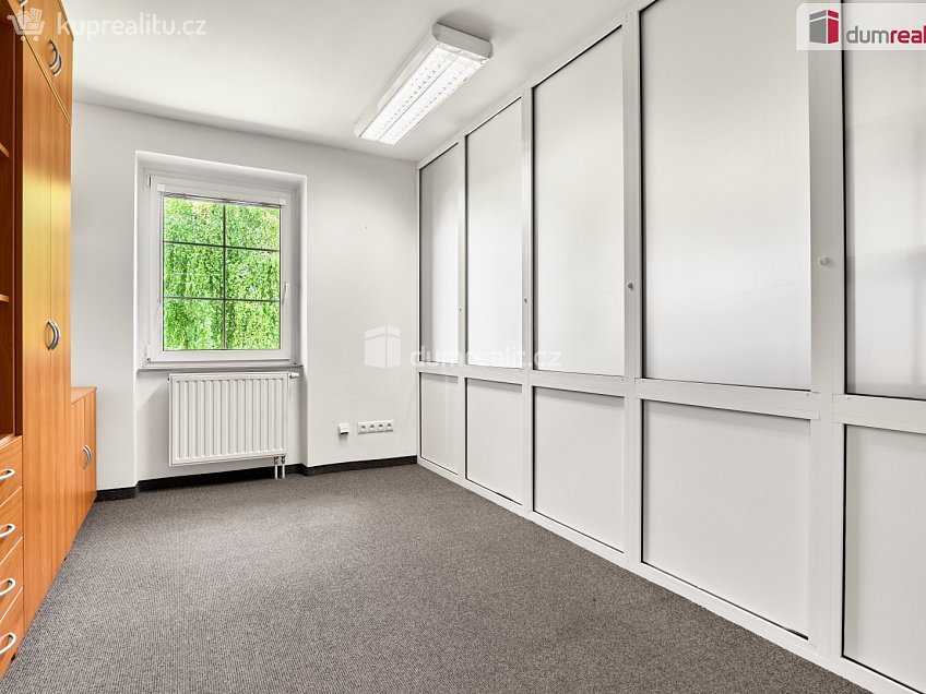 Pronájem  kanceláře 206 m^2 Libušina, Karlovy Vary 