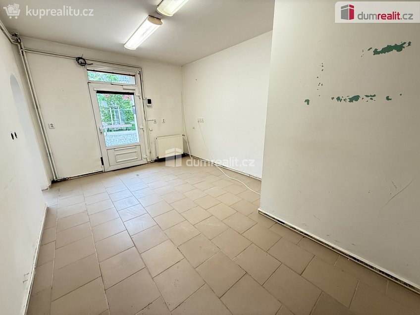 Pronájem  kanceláře 18 m^2 Palackého nám., Kralupy nad Vltavou 