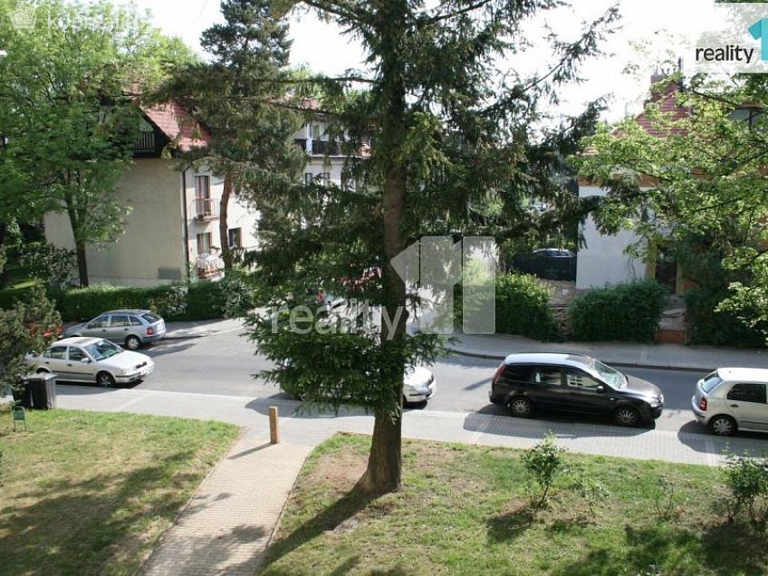 Pronájem bytu 1+1 36 m^2 Myslivečkova, Praha 6 
