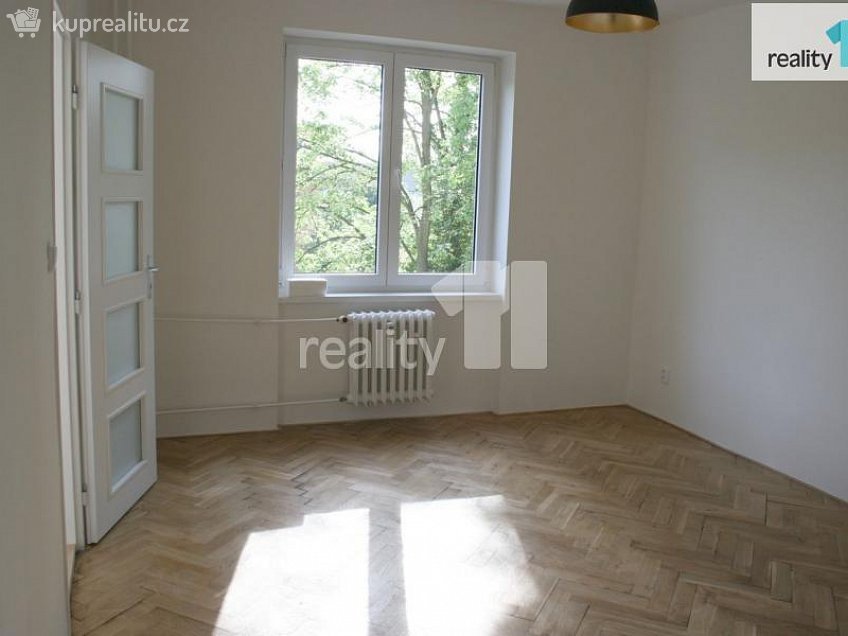 Pronájem bytu 1+1 36 m^2 Myslivečkova, Praha 6 
