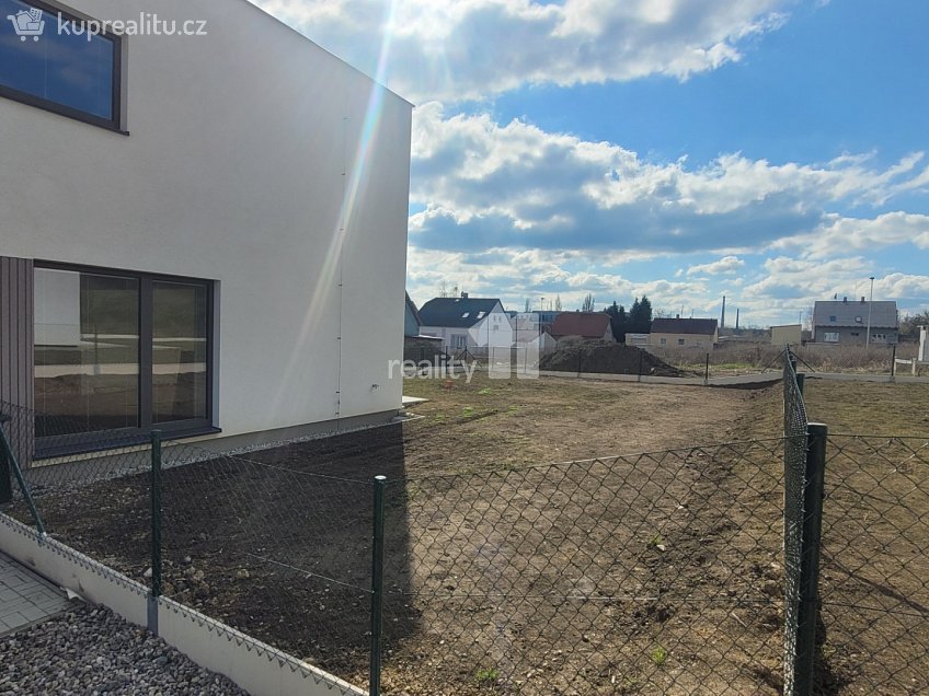 Pronájem  rodinného domu 119 m^2 Pechlátova, Kladno 