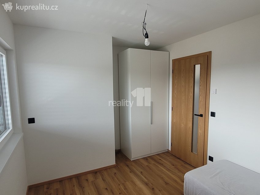 Pronájem  rodinného domu 119 m^2 Pechlátova, Kladno 