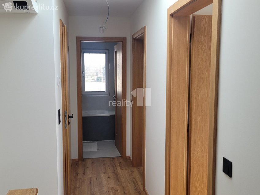 Pronájem  rodinného domu 119 m^2 Pechlátova, Kladno 