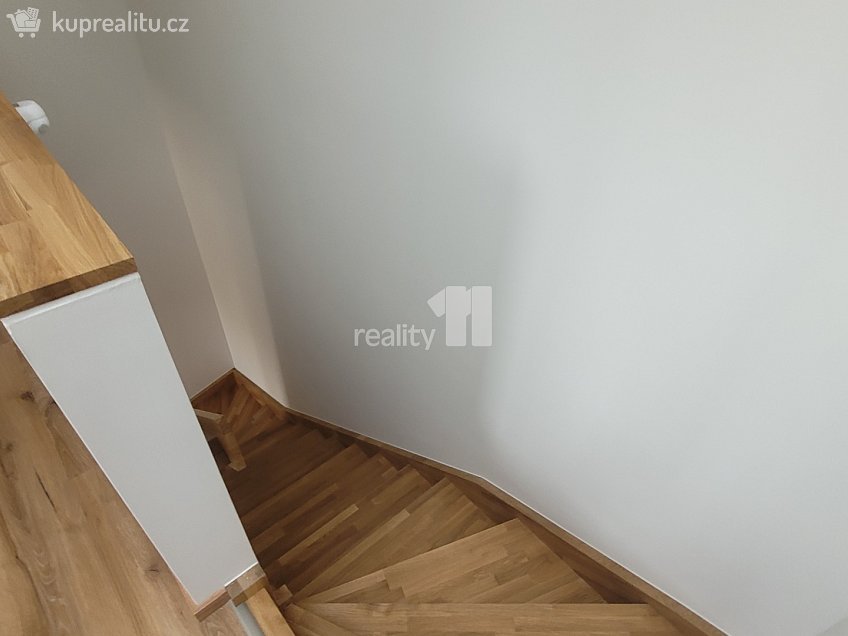 Pronájem  rodinného domu 119 m^2 Pechlátova, Kladno 