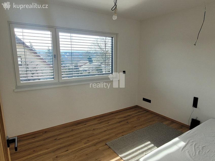 Pronájem  rodinného domu 119 m^2 Pechlátova, Kladno 