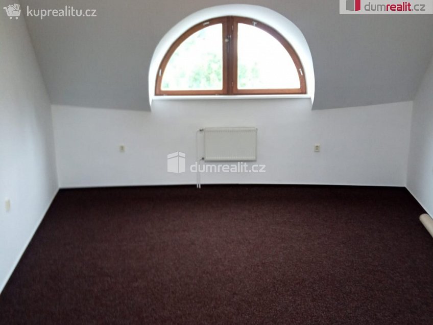 Pronájem  kanceláře 30 m^2 Palackého, Rožnov pod Radhoštěm 