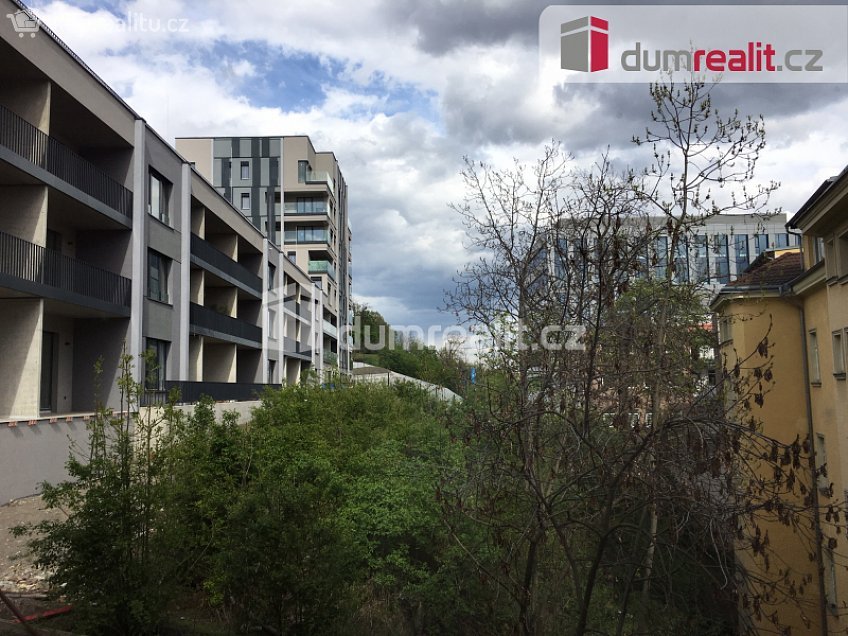 Pronájem bytu 2+kk 35 m^2 Kmochova, Praha 5 
