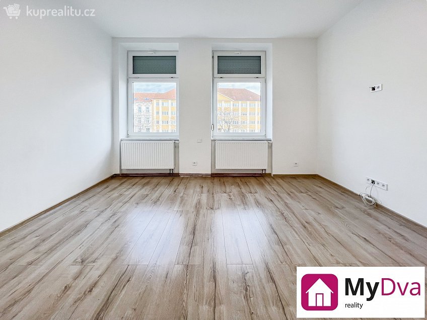 Pronájem bytu 1+1 35 m^2 Na Rejdišti, Znojmo 
