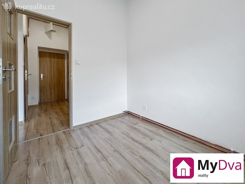 Pronájem bytu 1+1 35 m^2 Na Rejdišti, Znojmo 