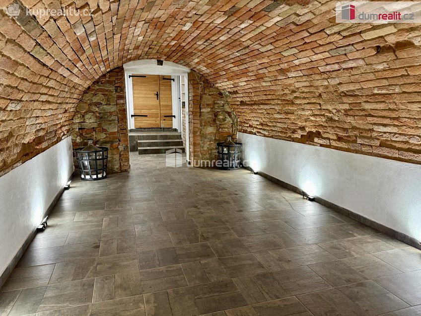 Prodej  restauračního zařízení 150 m^2 Domanín, Domanín 