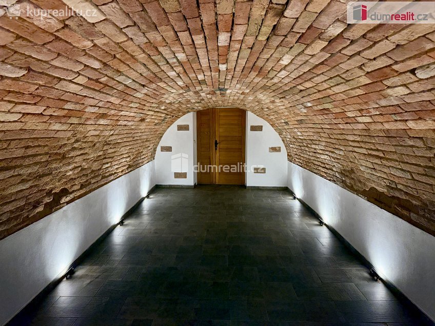 Prodej  restauračního zařízení 150 m^2 Domanín, Domanín 