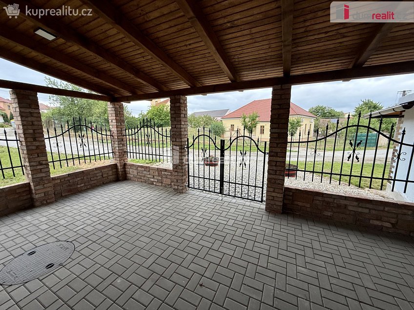 Prodej  restauračního zařízení 150 m^2 Domanín, Domanín 