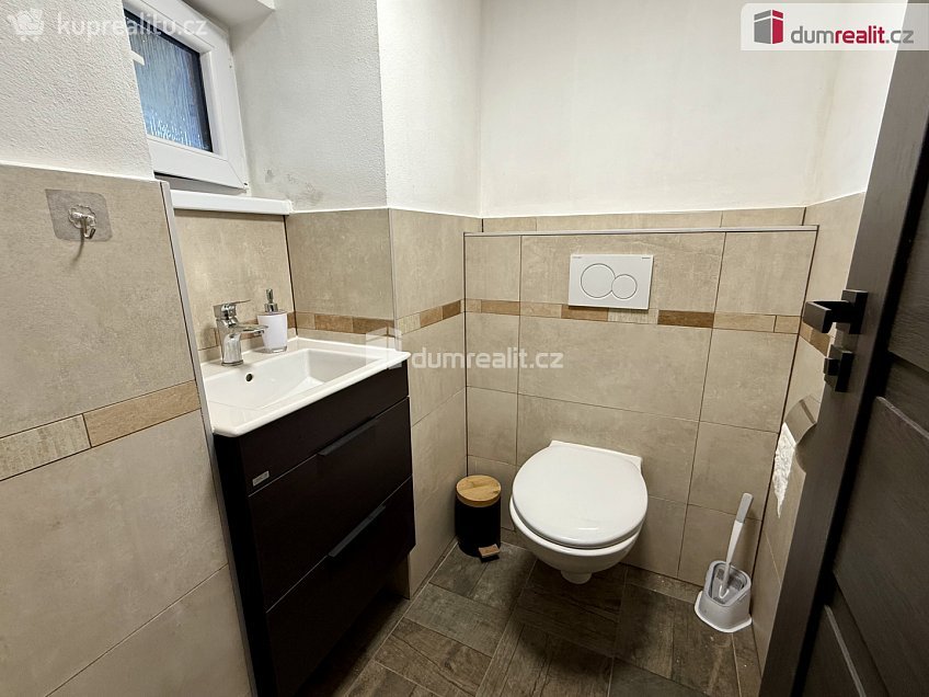 Prodej  restauračního zařízení 150 m^2 Domanín, Domanín 