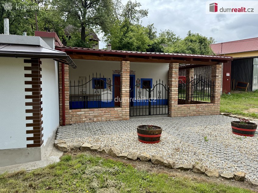 Prodej  garáže 150 m^2 Domanín, Domanín 