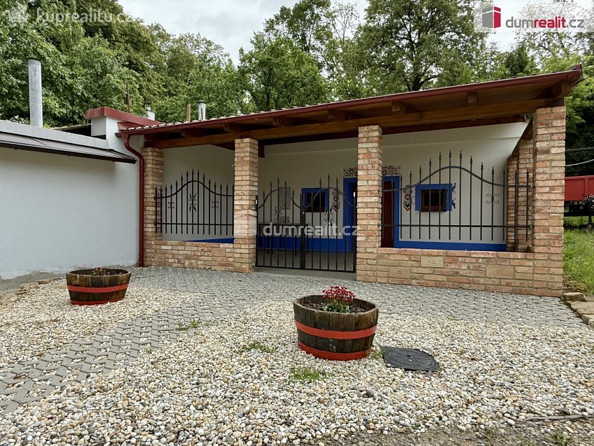 Prodej  garáže 150 m^2 Domanín, Domanín 