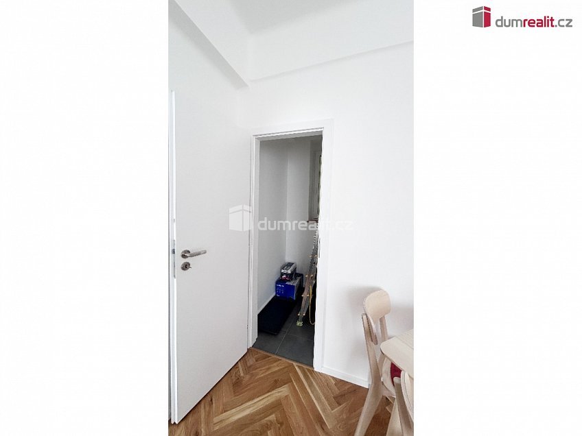 Prodej bytu 2+kk 53 m^2 Viklefova, Praha 3 
