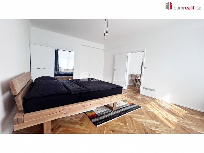 Prodej bytu 2+kk 53 m^2 Viklefova, Praha 3 