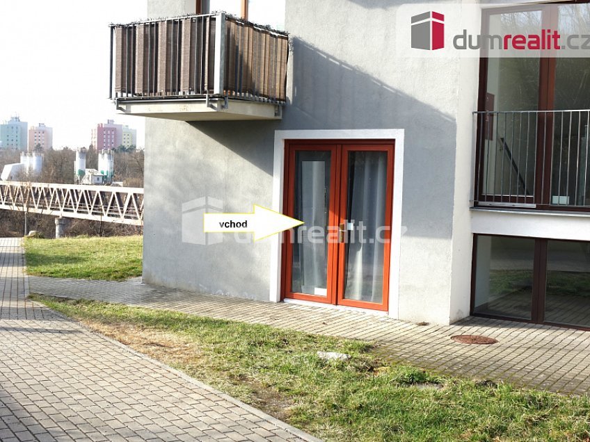Pronájem  obchodních prostor 62 m^2 Na Kněžině, Týnec nad Sázavou 