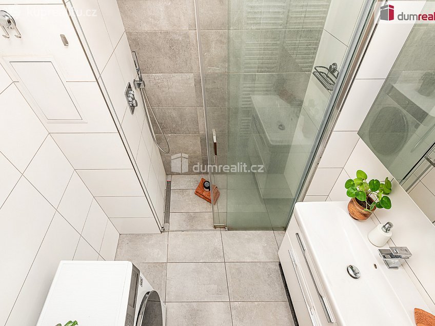 Prodej bytu 2+kk 67 m^2 Lederova, Roztoky 