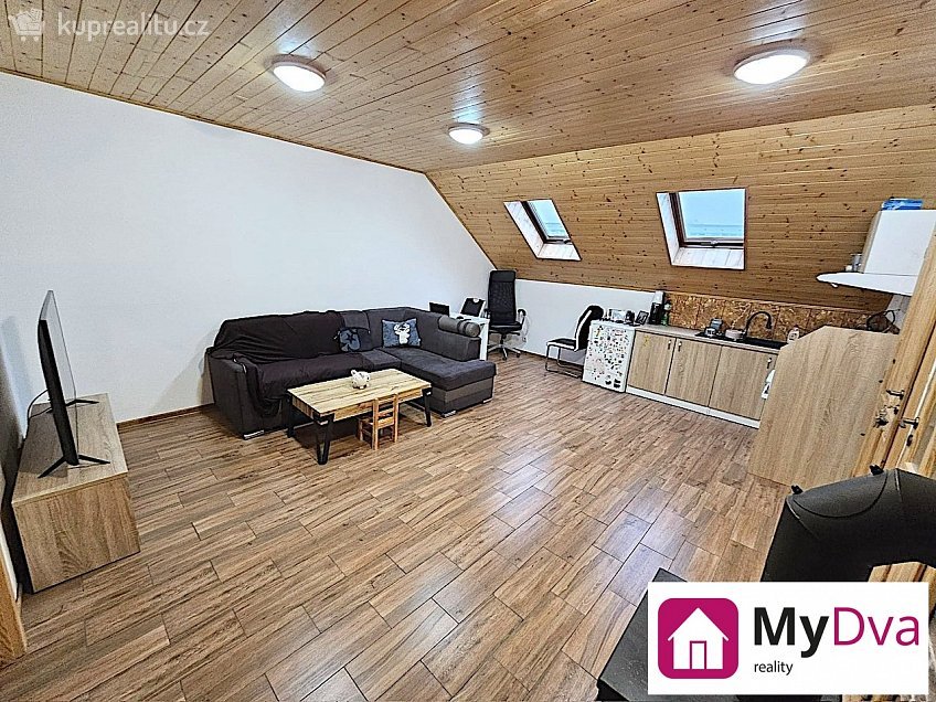 Prodej bytu 3+kk 64 m^2 Poštovní, Znojmo 